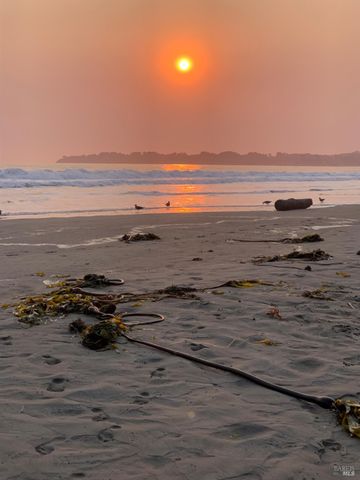 $2,300,000 | 40-42 Arenal Avenue, Stinson Beach, CA 94970