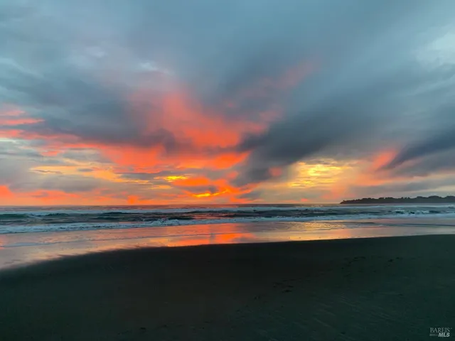 $2,300,000 | 40-42 Arenal Avenue, Stinson Beach, CA 94970
