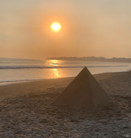 $2,300,000 | 40-42 Arenal Avenue, Stinson Beach, CA 94970