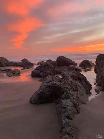 $2,300,000 | 40-42 Arenal Avenue, Stinson Beach, CA 94970