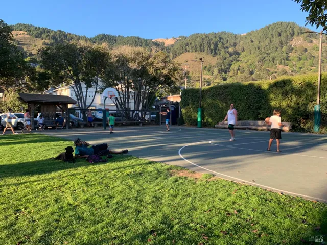 $2,300,000 | 40-42 Arenal Avenue, Stinson Beach, CA 94970