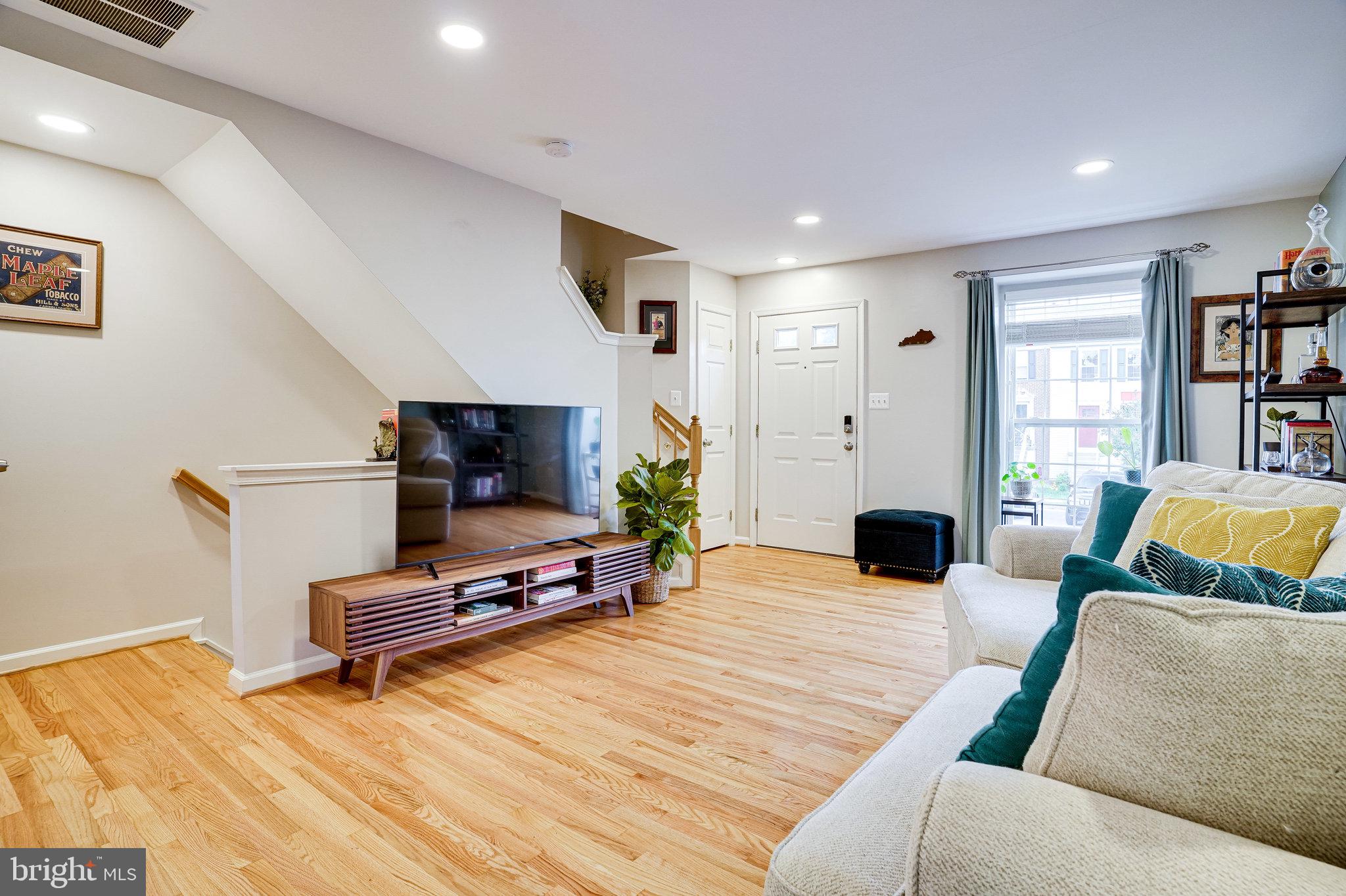 6383 Michael Robert Drive Springfield, VA 22150 - Photo 11 of 80