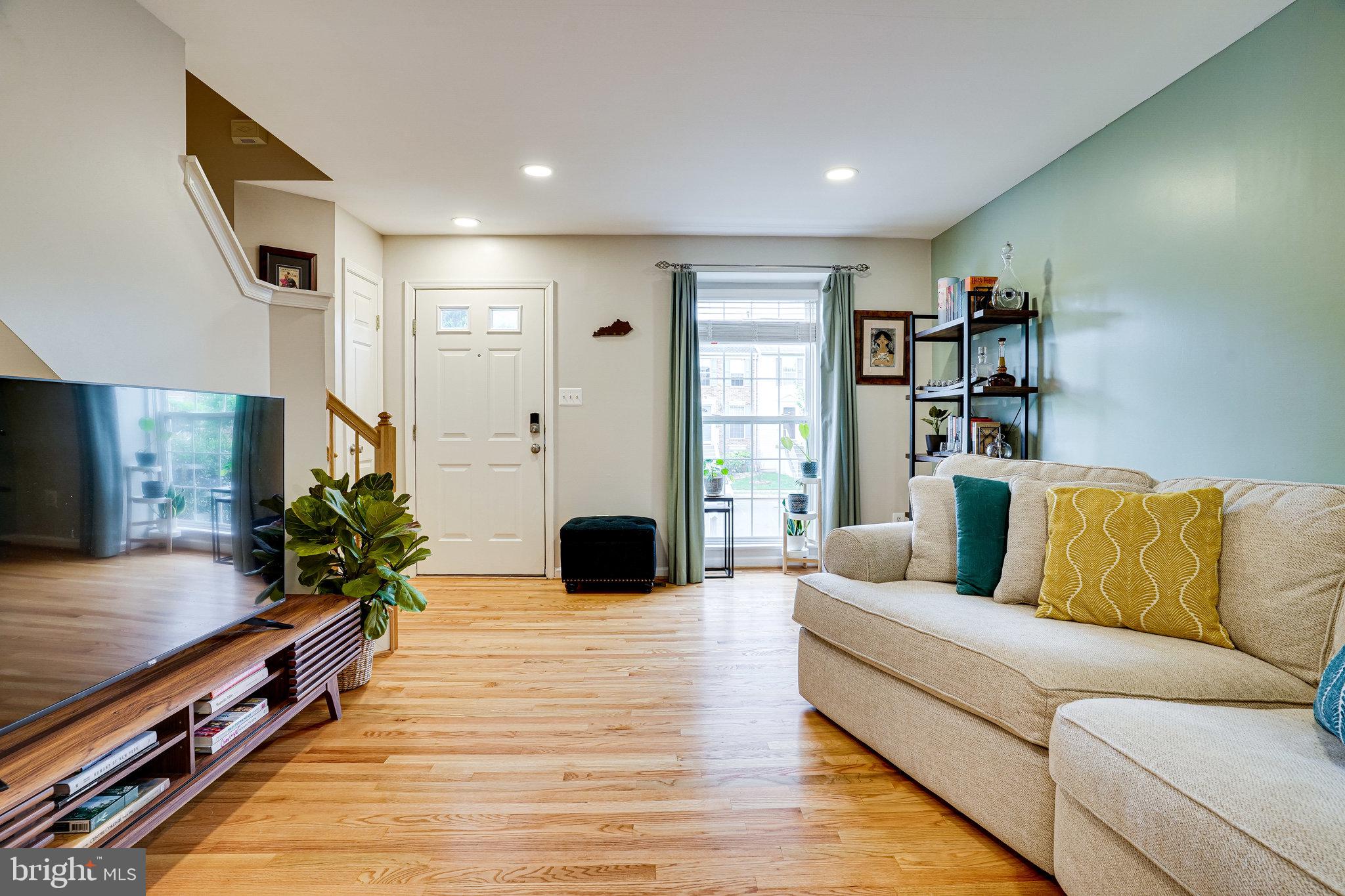 6383 Michael Robert Drive Springfield, VA 22150 - Photo 12 of 80