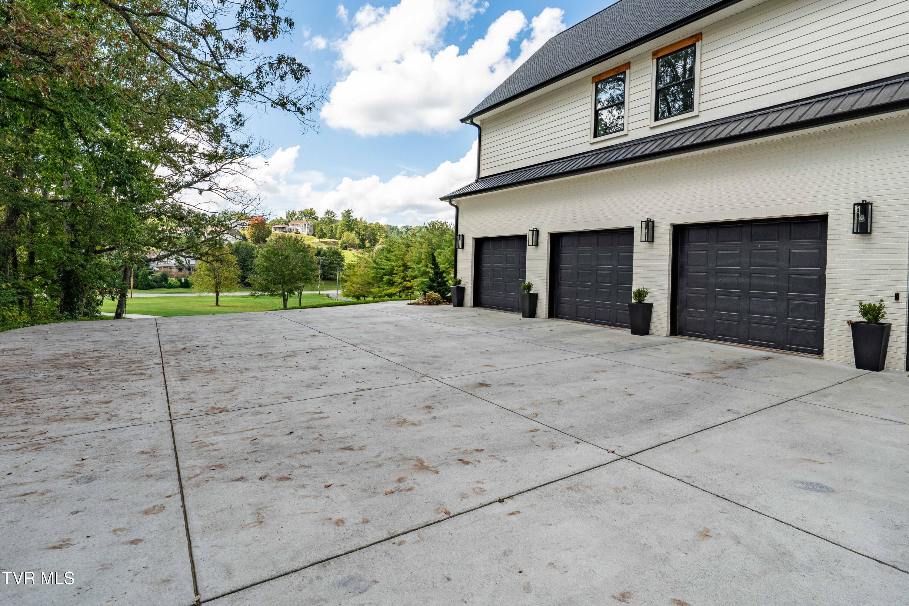 2333 Rock Springs Road Kingsport, TN 37664 - Photo 132 of 165 2333 Rock Springs Road (54 of 169)