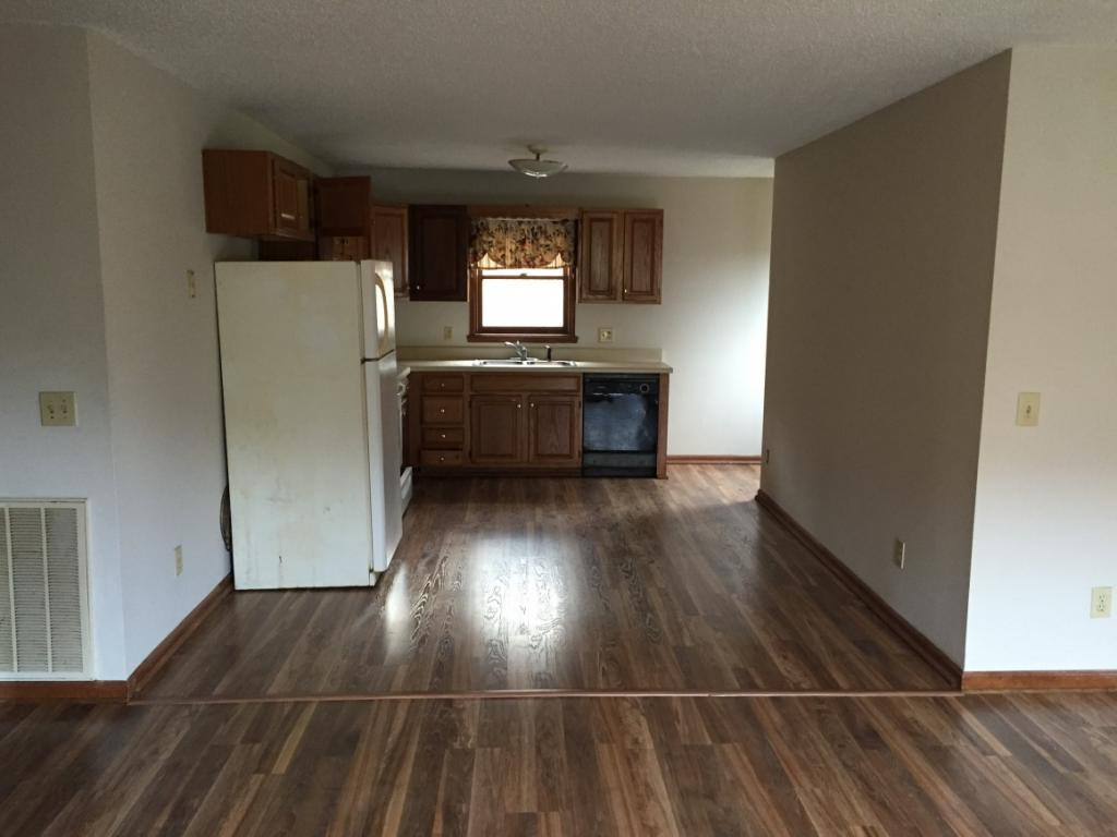 1119 Berry Road Elizabethton, TN 37643 - Photo 3 of 7 Photo 3