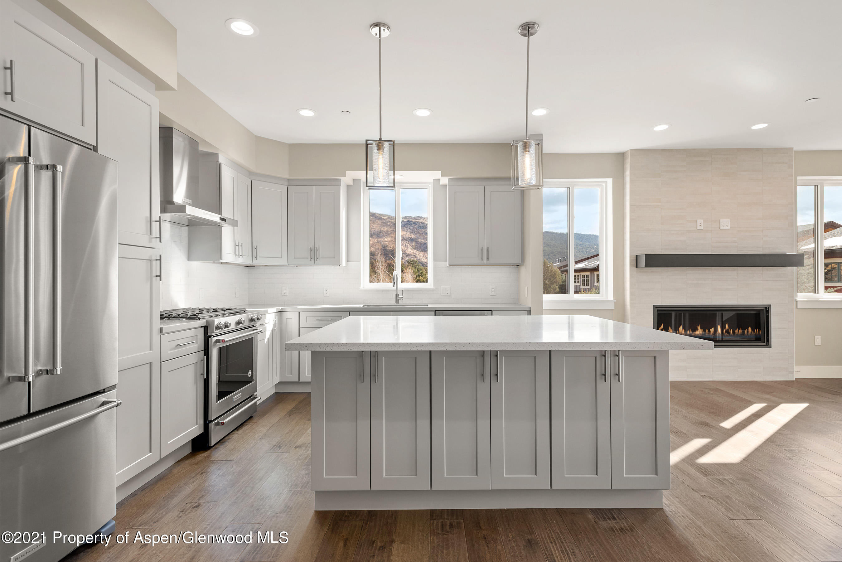 260 Overlook Ridge Carbondale, CO 81623 - Photo 3 of 39 Kitchen island