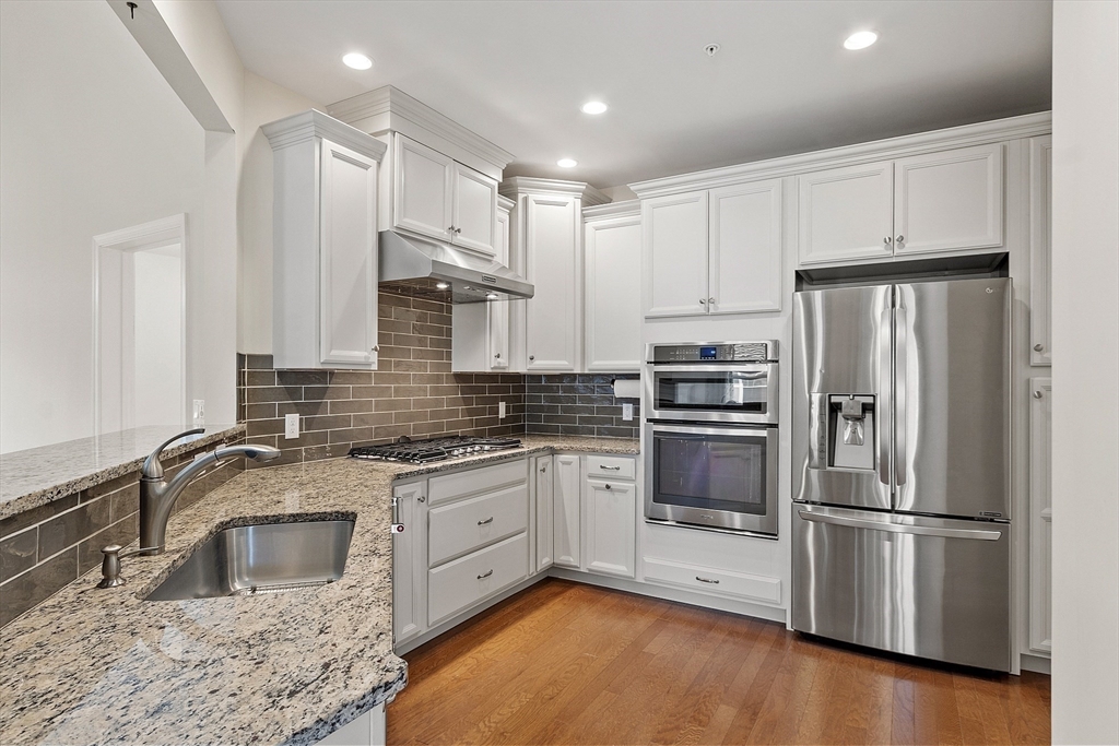 18 Ridgewood Drive, Unit 18 Stow, MA 01775 - Photo 2 of 20 Gallery Image 2
