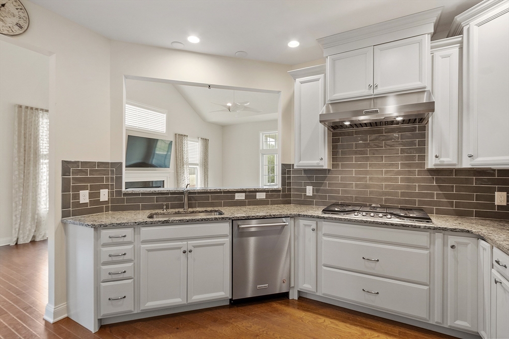 18 Ridgewood Drive, Unit 18 Stow, MA 01775 - Photo 3 of 20 Gallery Image 3