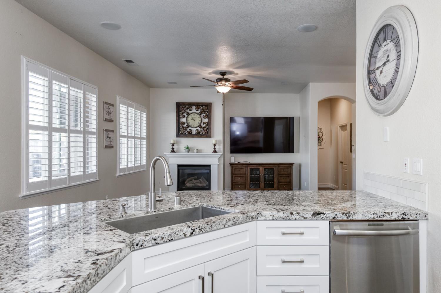 2319 Prescott Avenue Clovis, CA 93619 - Photo 12 of 24