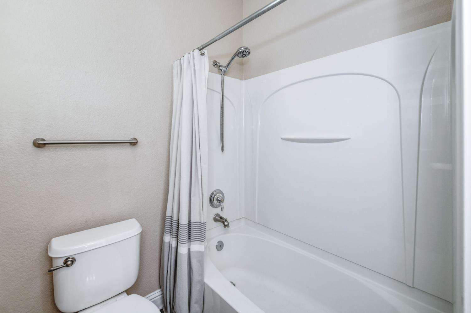 2319 Prescott Avenue Clovis, CA 93619 - Photo 18 of 24