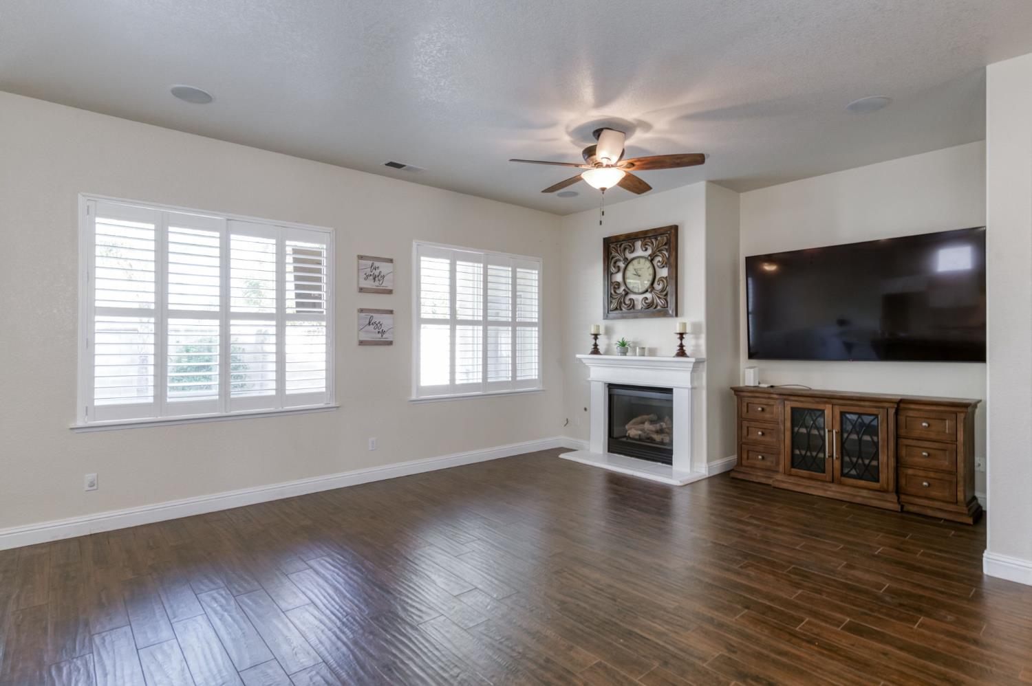 2319 Prescott Avenue Clovis, CA 93619 - Photo 5 of 24