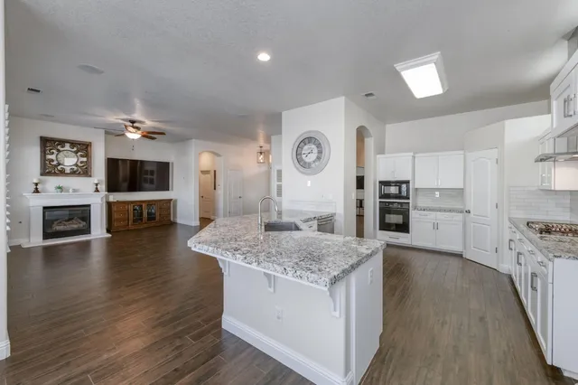 $639,000 | 2319 Prescott Avenue, Clovis, CA 93619