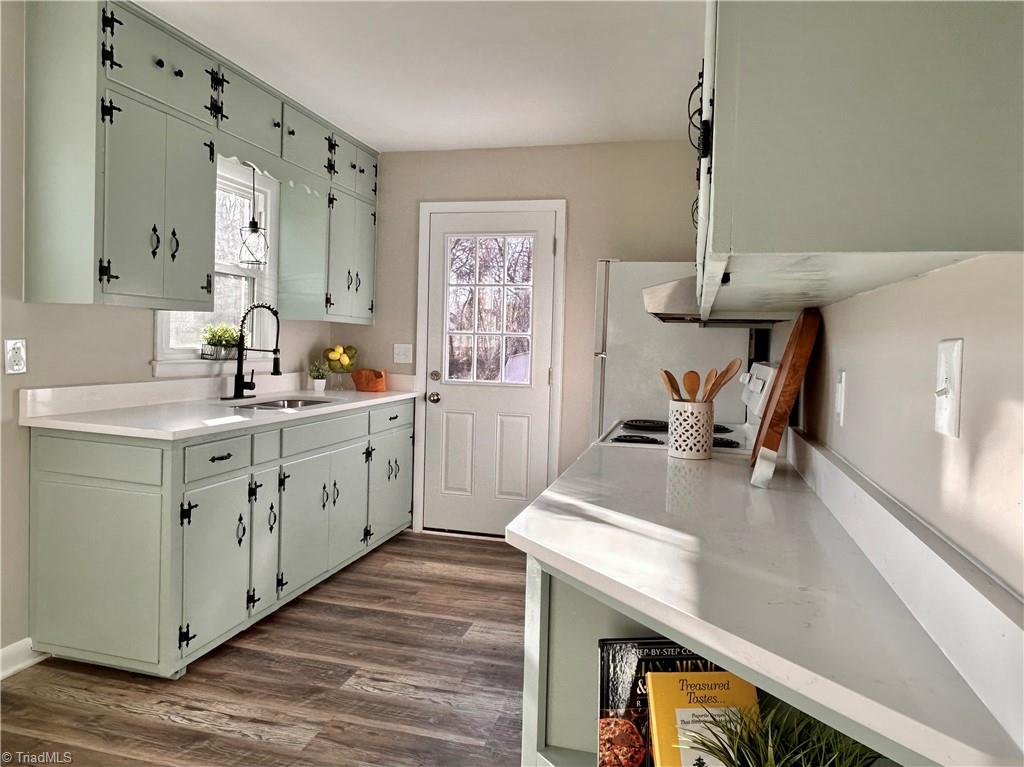 5026 Harvey Road Jamestown, NC 27282 - Photo 4 of 36