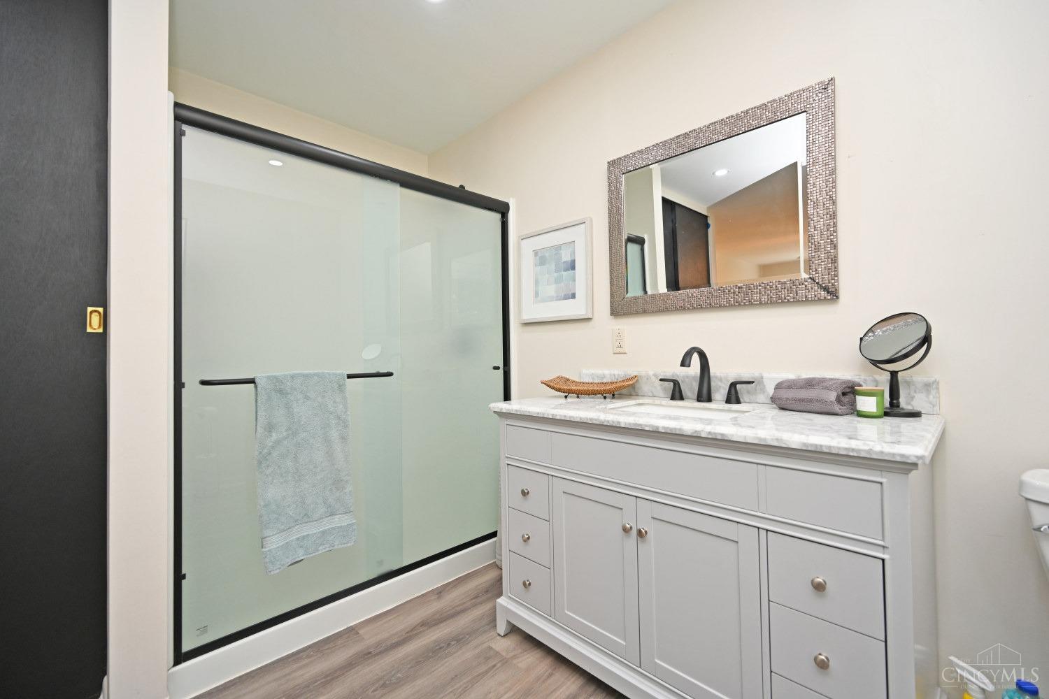 3859 Boomer Road Cincinnati, OH 45247 - Photo 35 of 54