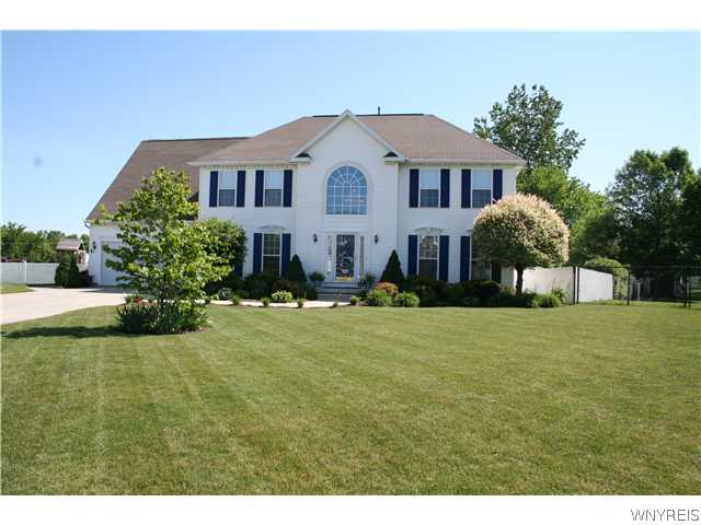 153 Jamestown Road Grand Island, NY 14072 - Photo 1 of 1 Exterior Front Wonderful pie shaped lot