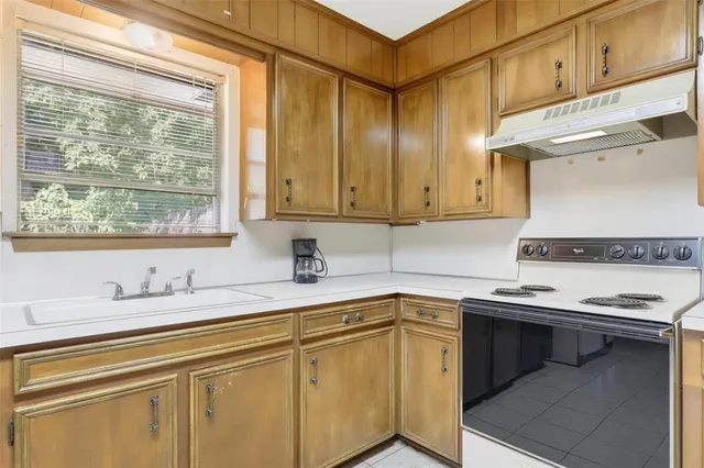 $1,650 | 5314 South Drive, Fort Worth, TX 76132