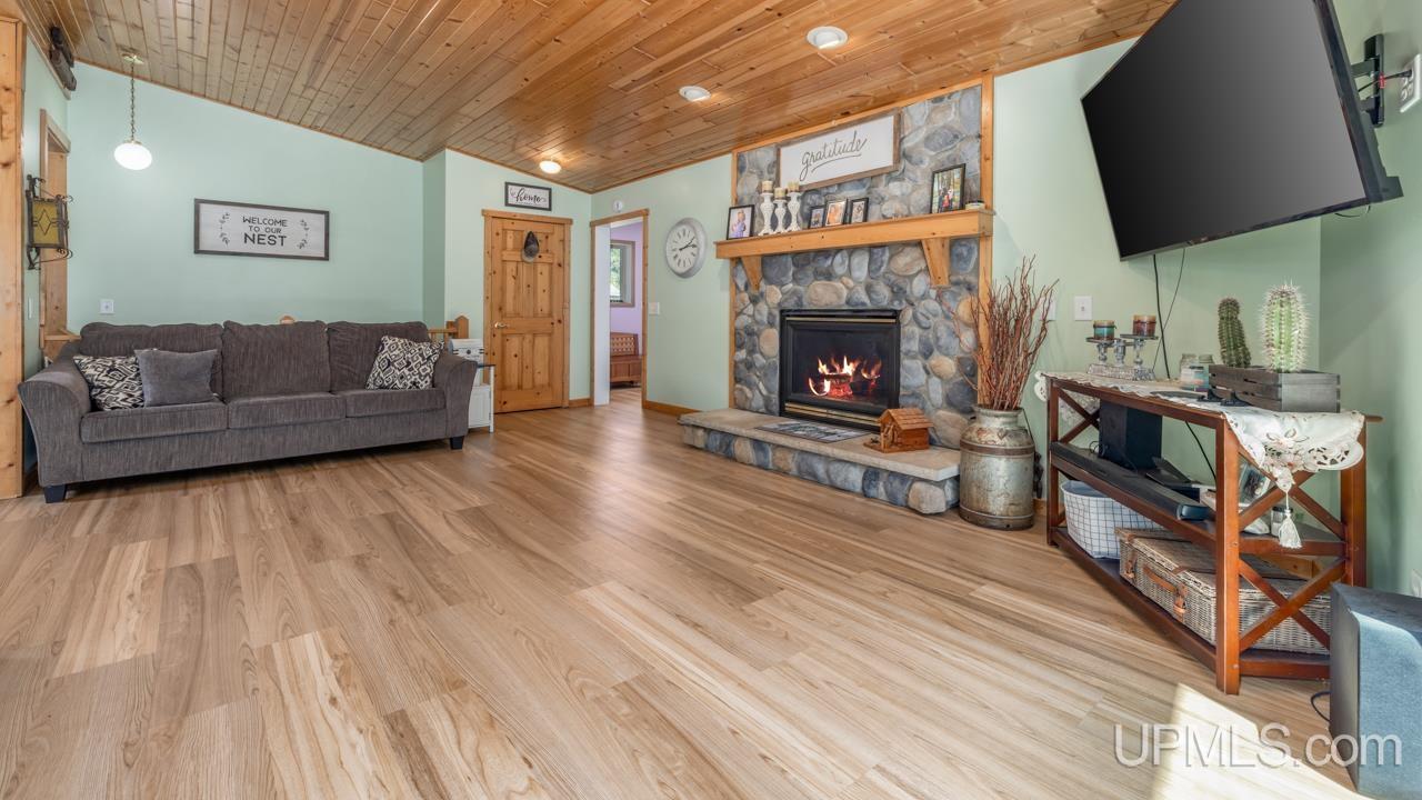 5935 Brampton 27.5 Road Gladstone, MI 49837 - Photo 10 of 45