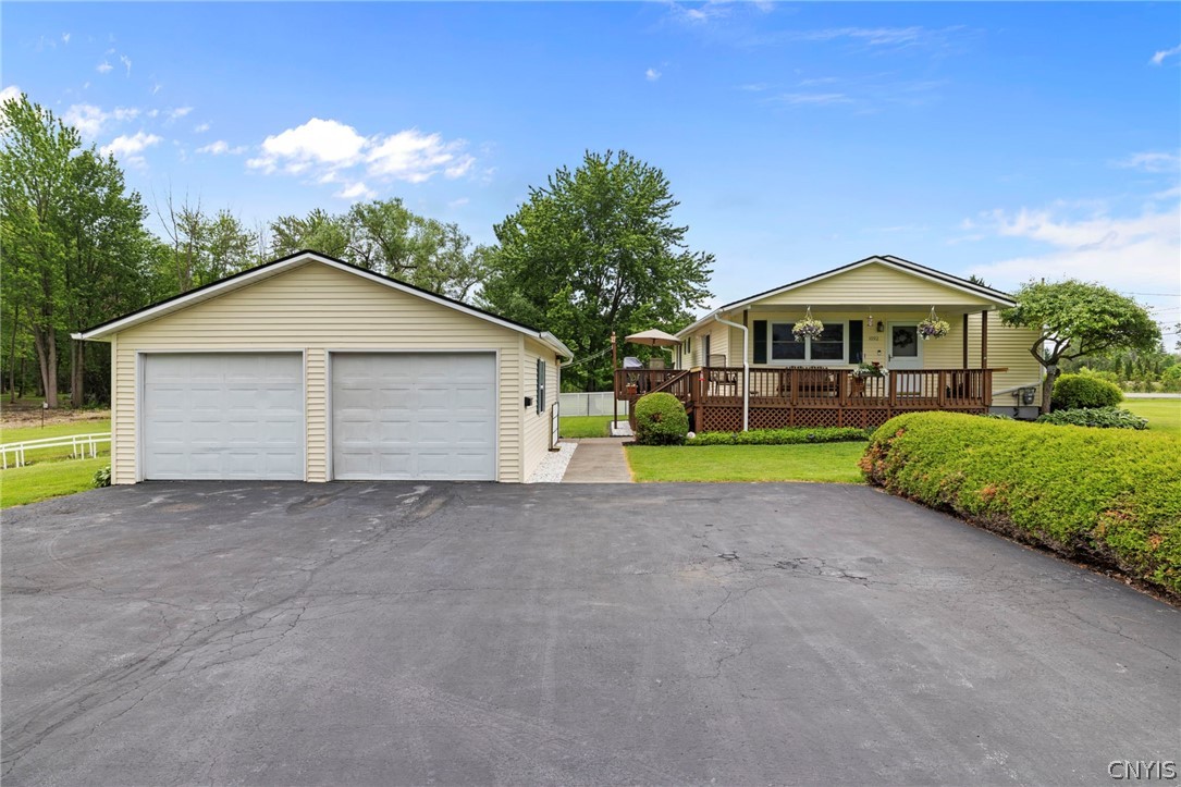 1092 Jewett Road Skaneateles, NY 13152 - Photo 3 of 42
