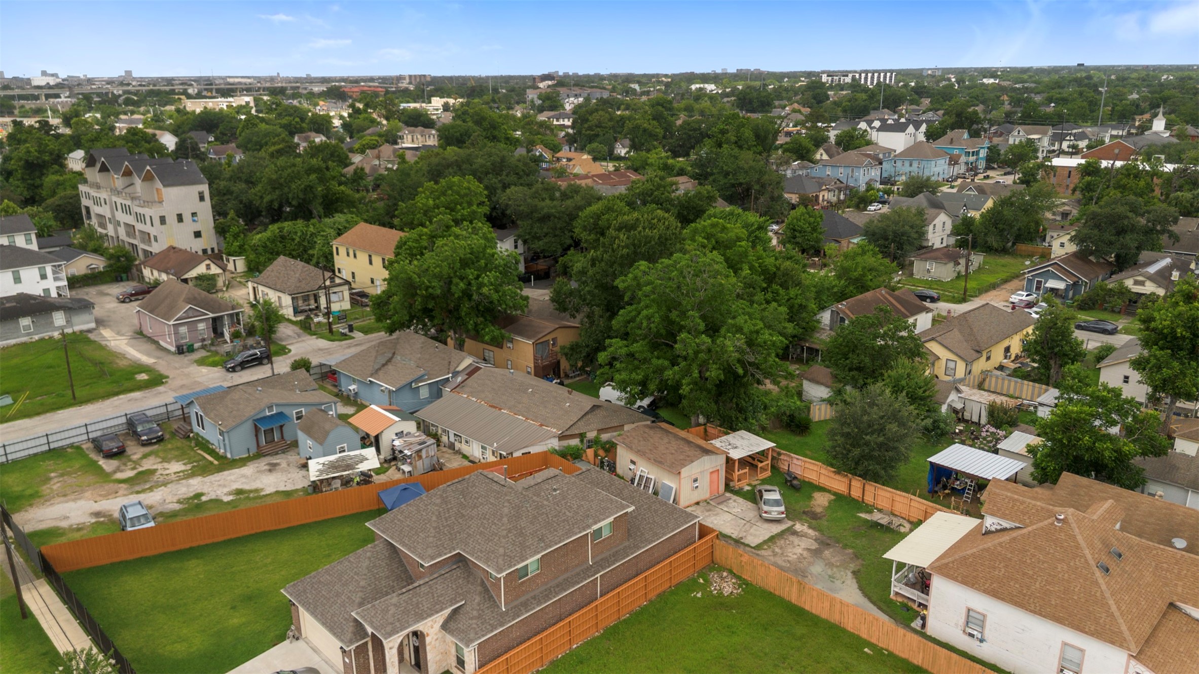 1612 Common Street Houston, TX 77009 - Photo 14 of 21