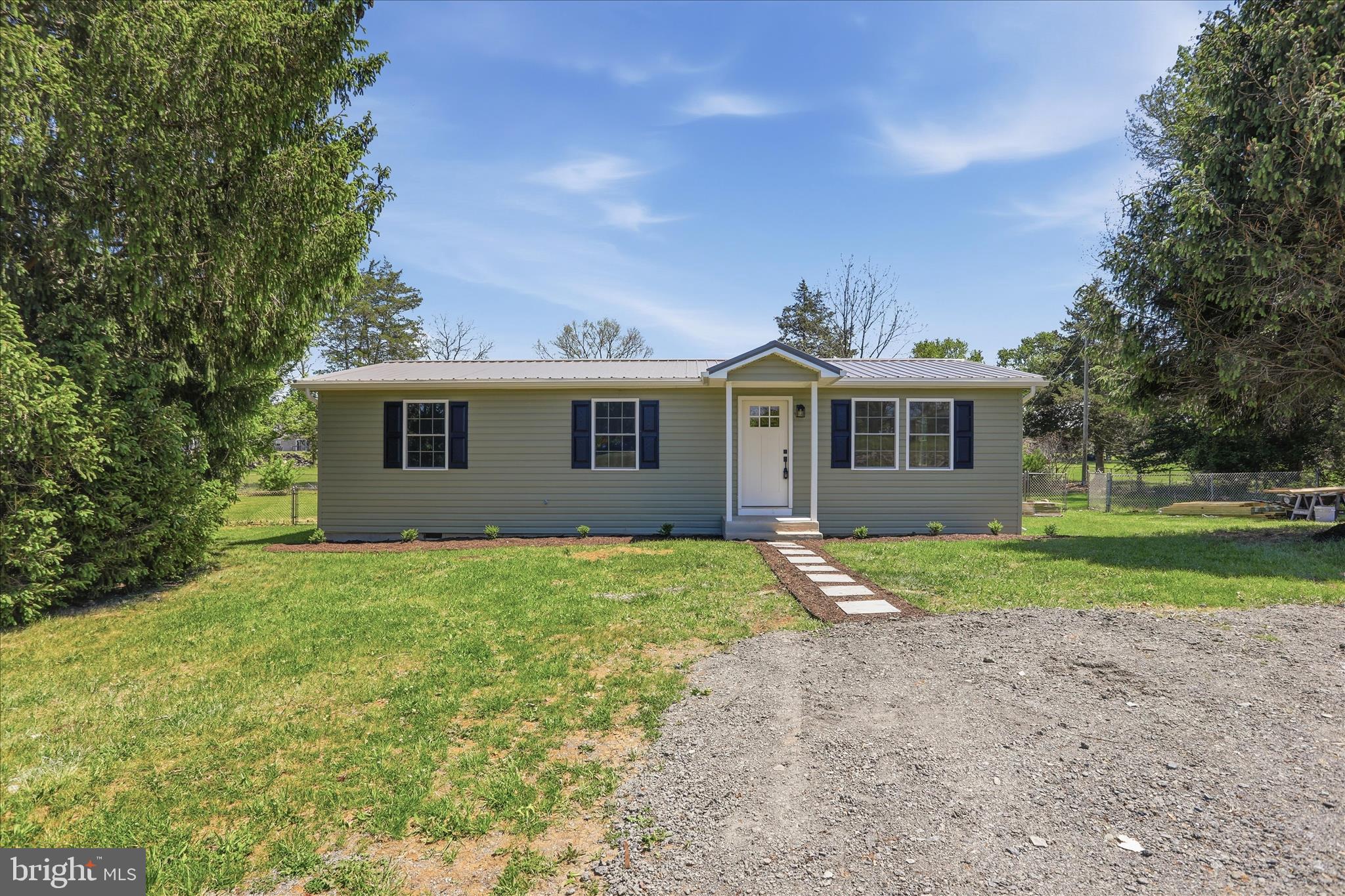 266 Big Spring Drive Kearneysville, WV 25430 - Photo 2 of 35