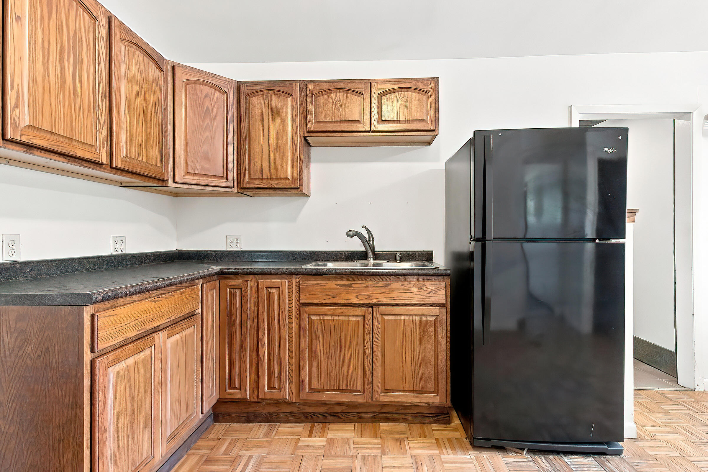 2910 Northwestern Avenue Racine, WI 53404 - Photo 11 of 45 11 IMG_0308