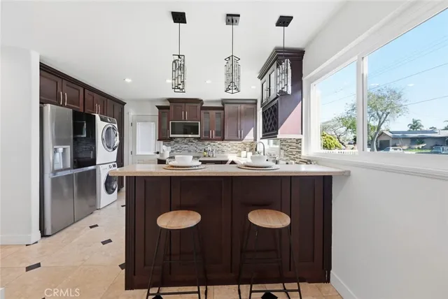 $1,049,888 | 4862 Kings Way, San Diego, CA 92117