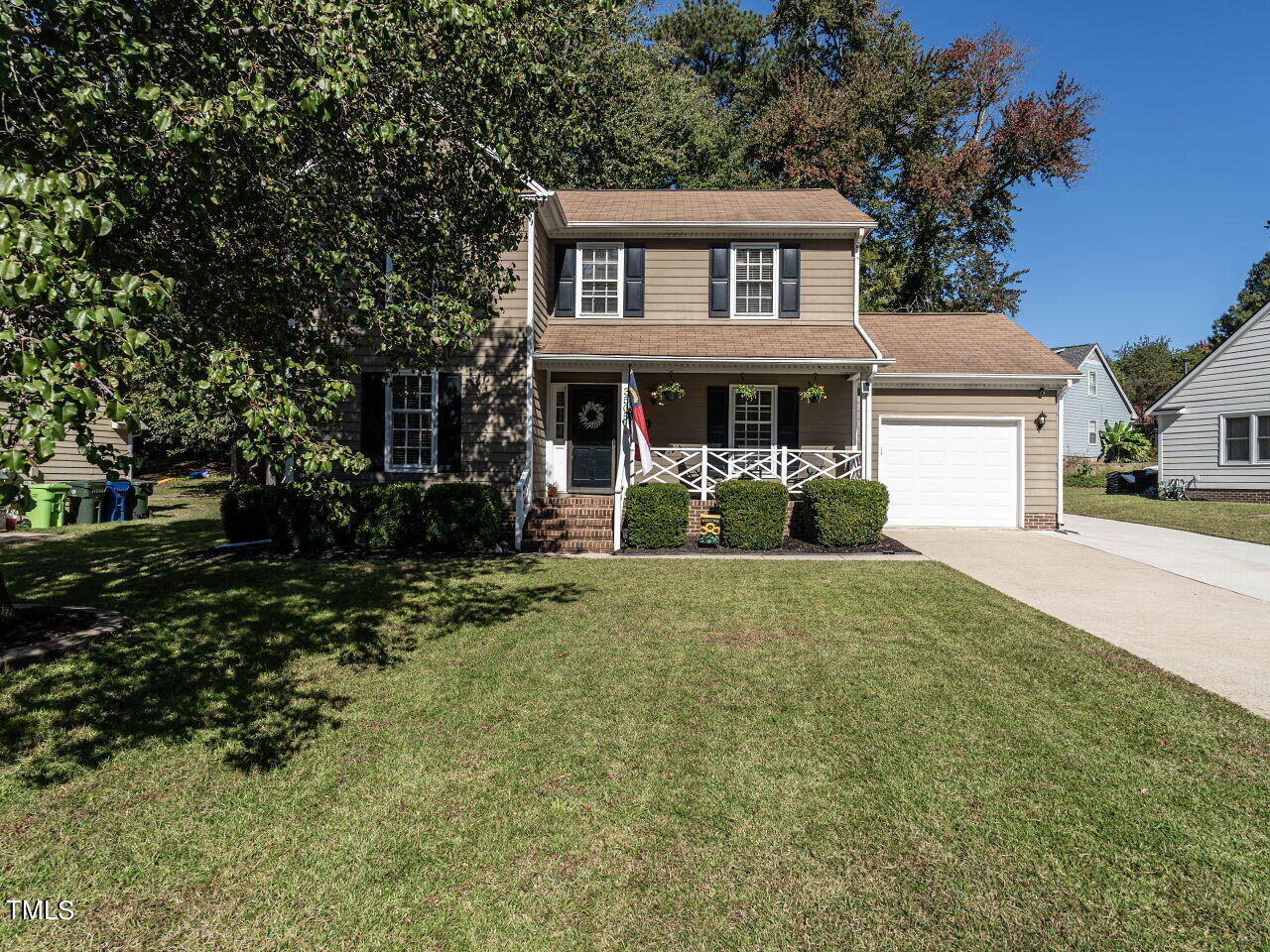 Large Front Yard and extended driveway
