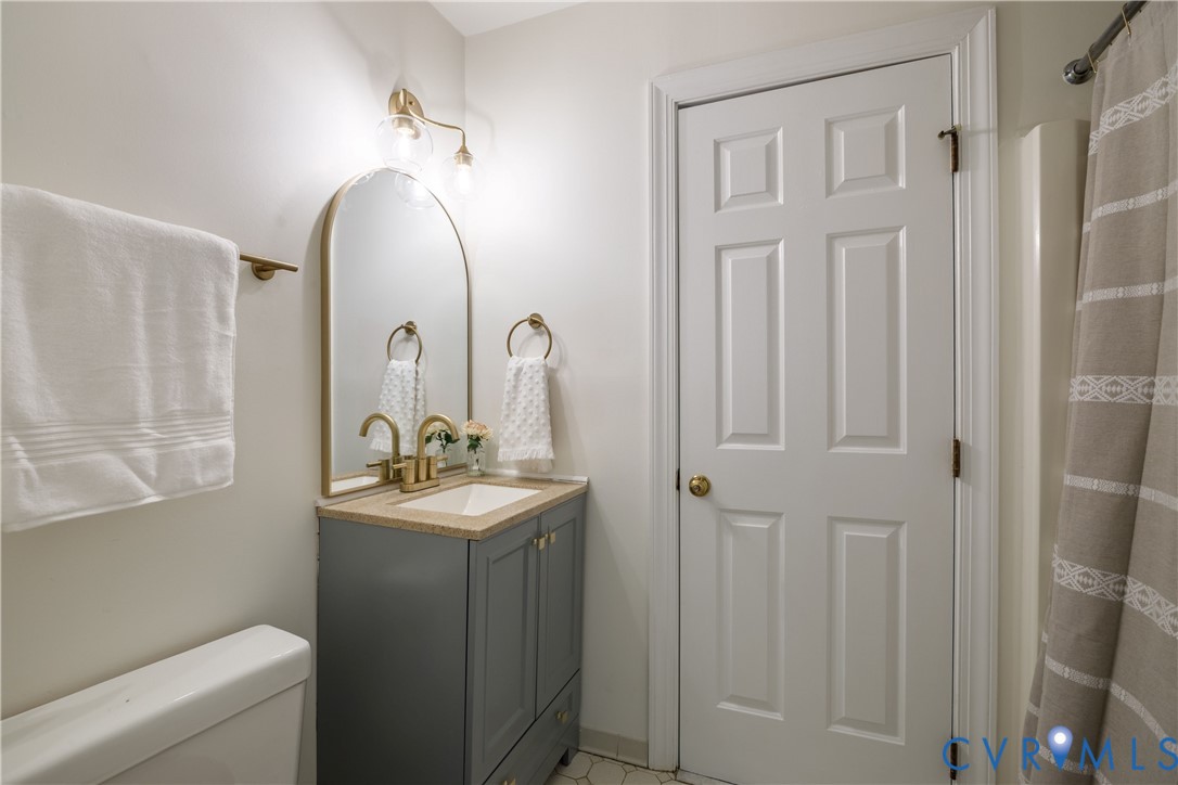 2727 River Run Road Prince George, VA 23875 - Photo 26 of 35 Full bathroom with tub/shower on second level