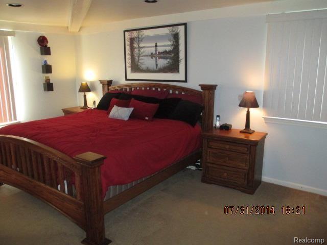14526 Riverside Drive Livonia, MI 48154 - Photo 44 of 53 080314 184.jpg