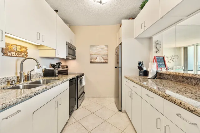 a view of a back yard of the house