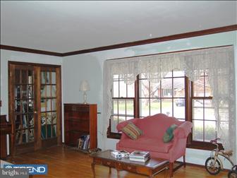 23 Marlon Pond Road Hamilton Square, NJ 08690 - Photo 3 of 4 Living Room