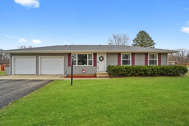 $325,000 | 84 East Rickard Drive, Oswego, IL 60543
