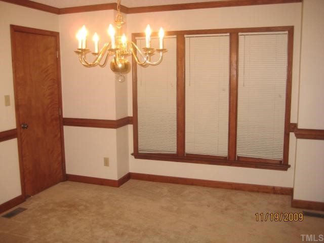 3908 Littlefield Court Raleigh, NC 27606 - Photo 4 of 25 DINING ROOM