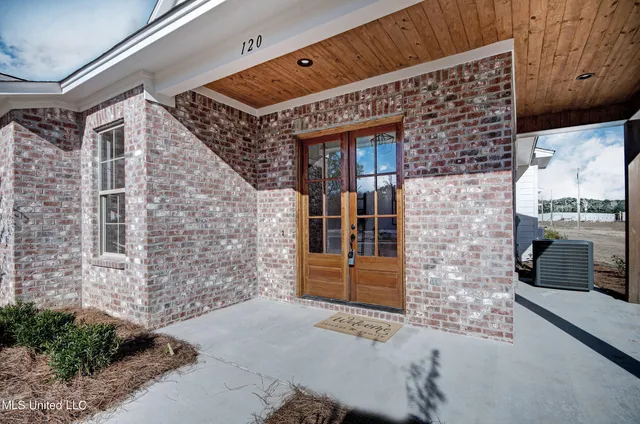 $394,900 | 120 Freedom Ring Drive, Brandon, MS 39047
