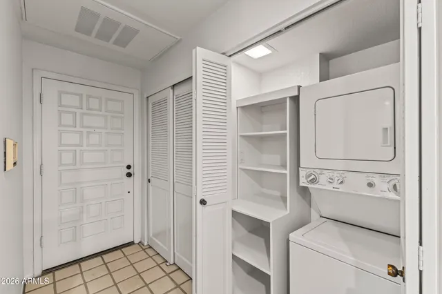 $350,000 | 5200 South Lakeshore Drive, Unit 206, Tempe, AZ 85283