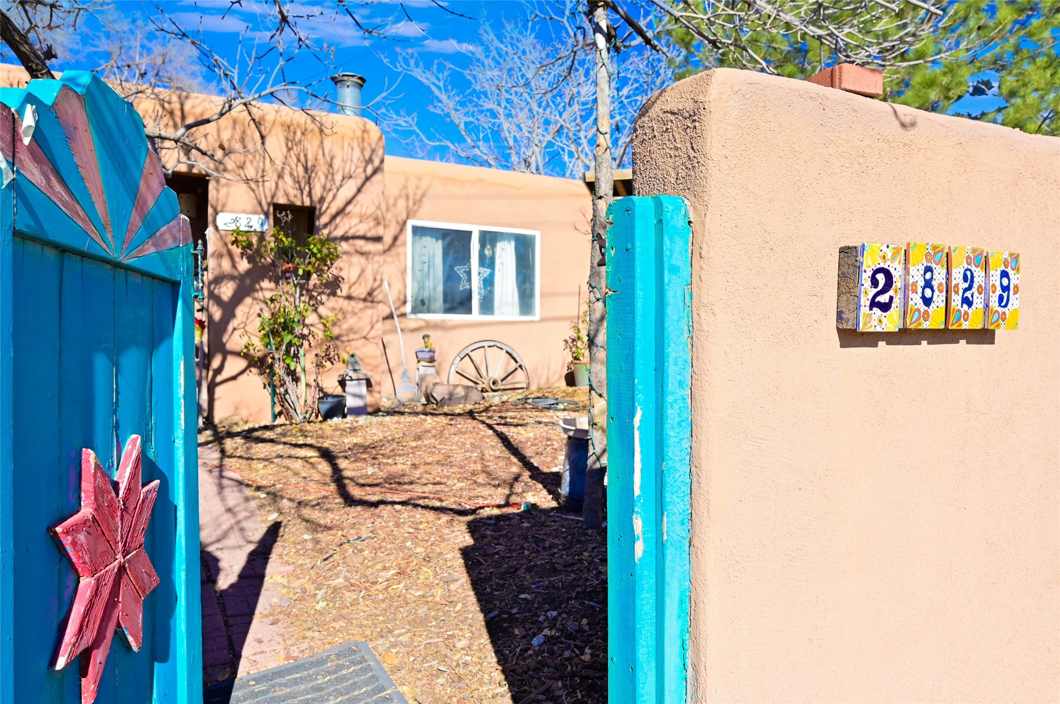 2829 Siringo Road Santa Fe, NM 87507 - Photo 1 of 18 entry gate