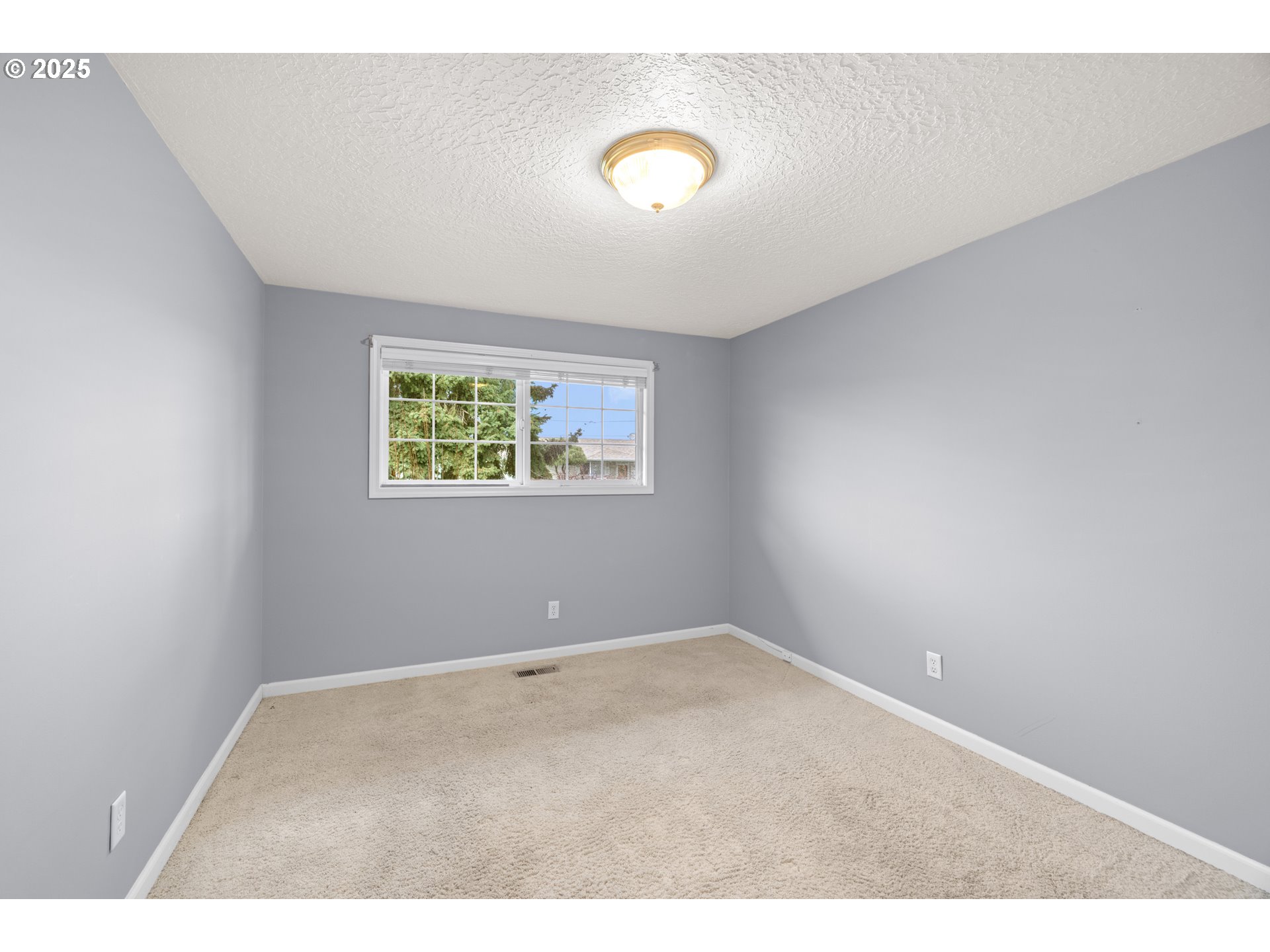 1538 Umpqua Road Woodburn, OR 97071 - Photo 15 of 41 Bedroom