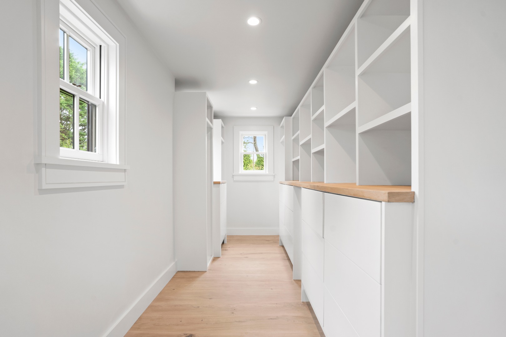 84 Millbrook Road Nantucket, MA 02554 - Photo 26 of 53 1st Floor Primary Closet