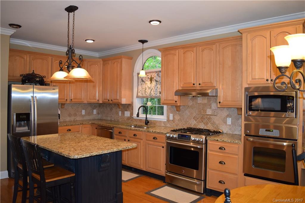519 Players Ridge Road Hickory, NC 28601 - Photo 3 of 23 Gallery Image 3