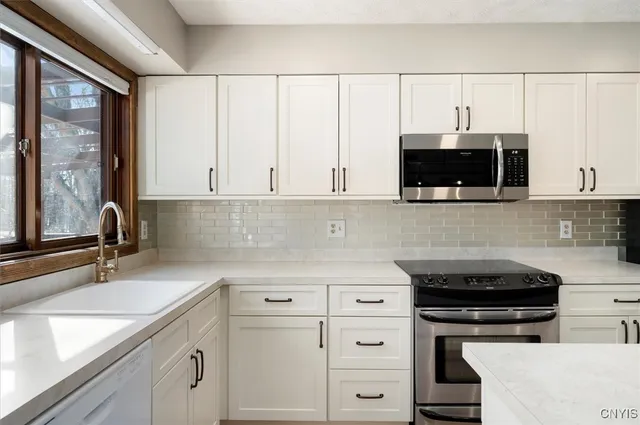 $519,000 | 3578 South Street, Kirkland, NY 13323