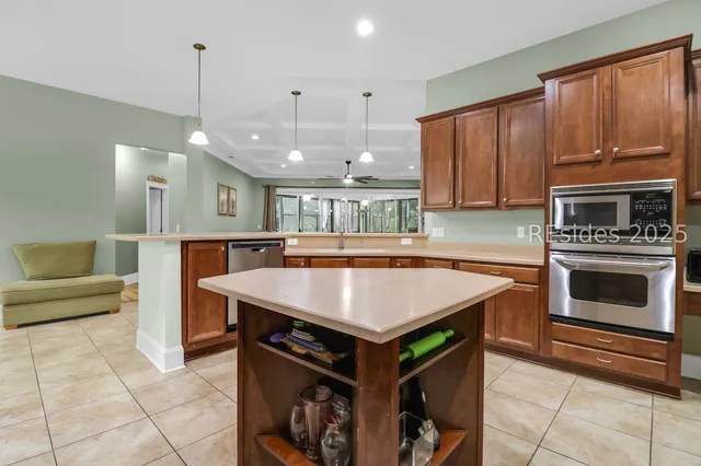 $705,000 | 29 Lakes Crossing, Bluffton, SC 29910