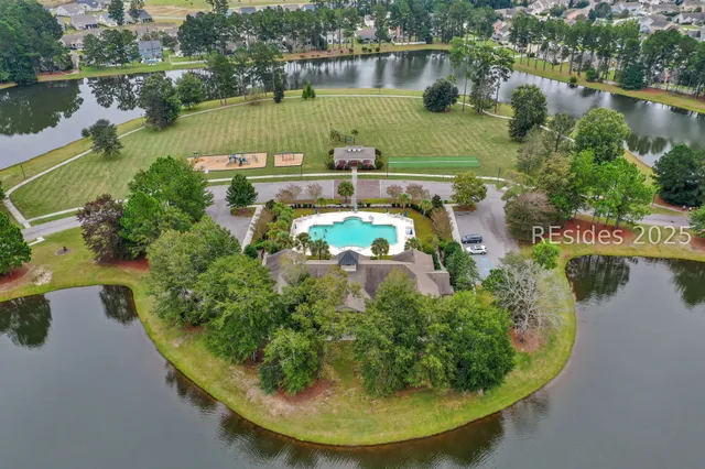 $705,000 | 29 Lakes Crossing, Bluffton, SC 29910