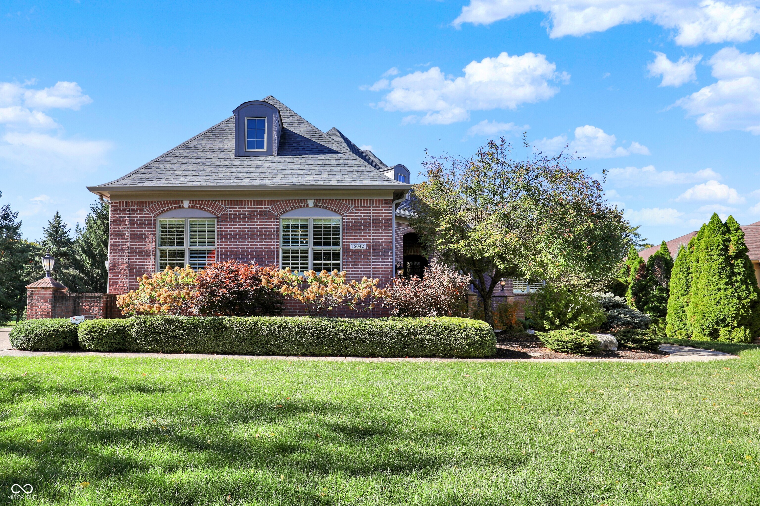 16042 Colleton Court Carmel, IN 46033 - Photo 2 of 4