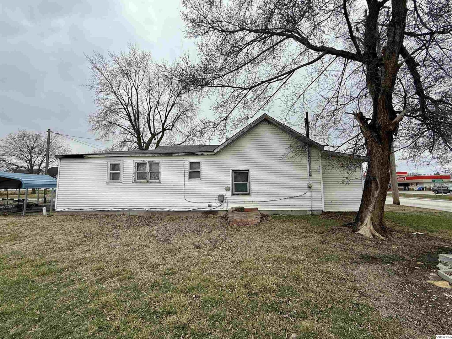 718 1/2 Buchanan Street Carthage, IL 62321 - Photo 13 of 14