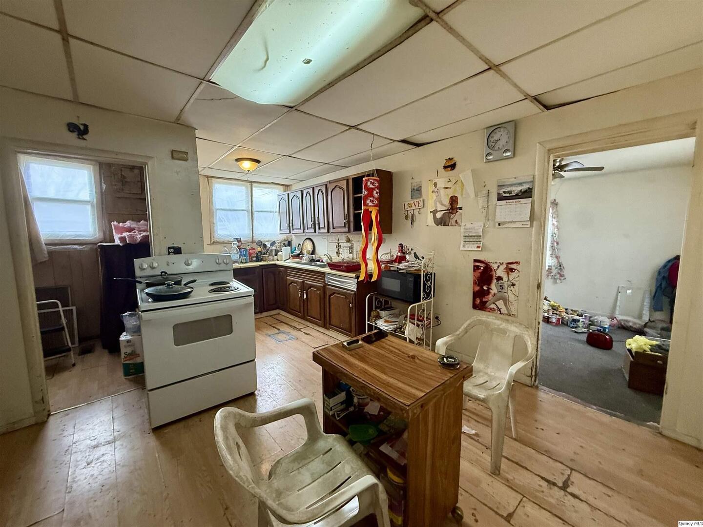 718 1/2 Buchanan Street Carthage, IL 62321 - Photo 4 of 14