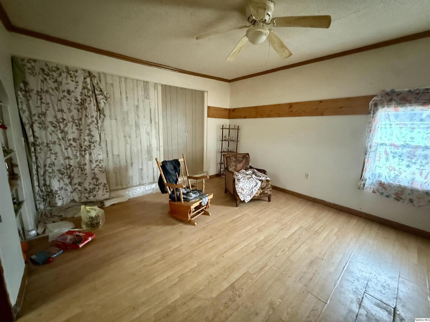 718 1/2 Buchanan Street Carthage, IL 62321 - Photo 5 of 14