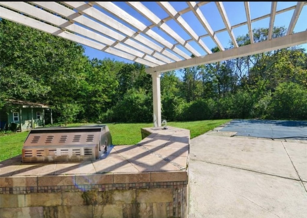 69 Talbut Road Scituate, RI 02831 - Photo 5 of 39