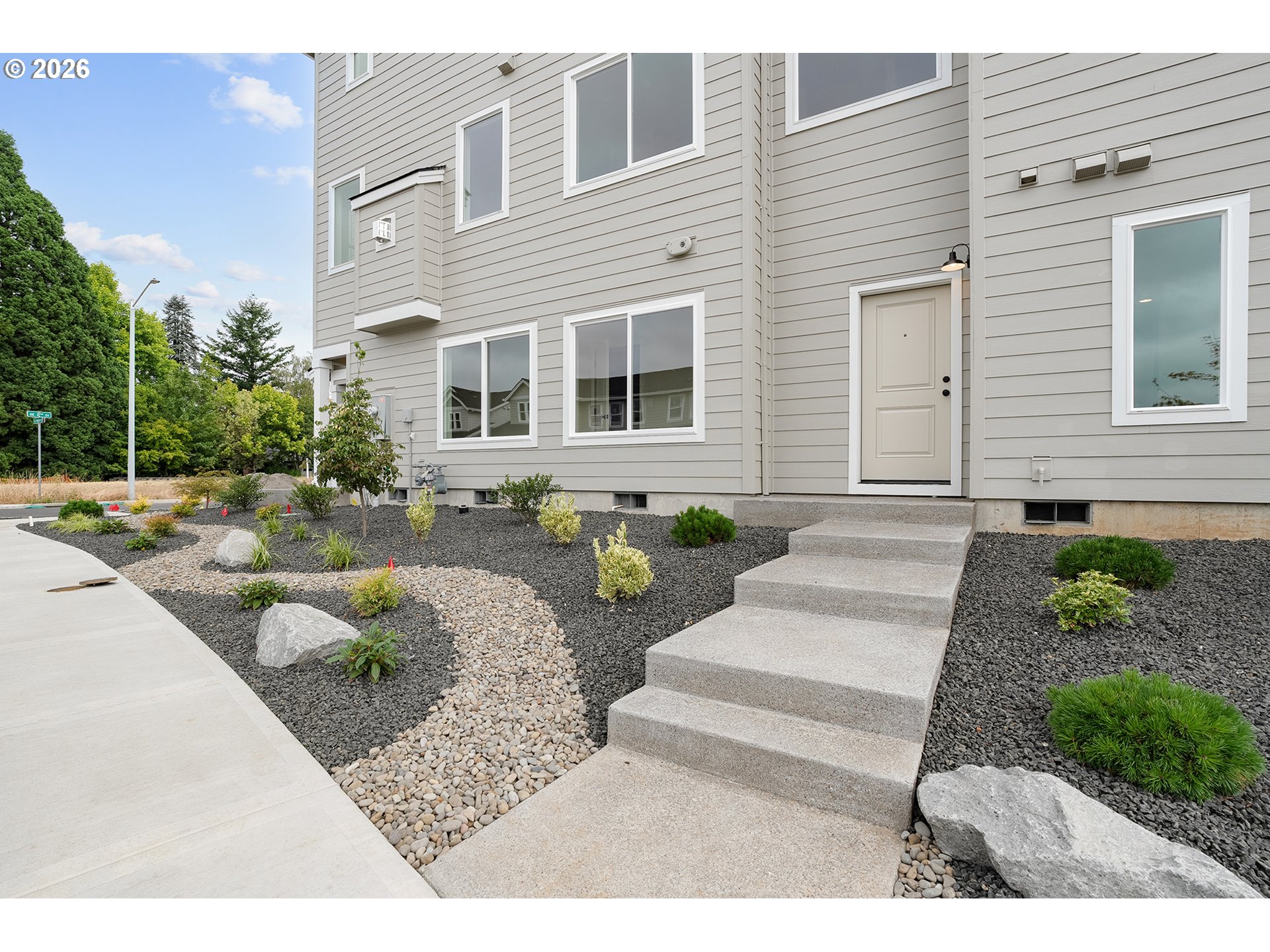 4636 Southeast 2nd Street Gresham, OR 97080 - Photo 3 of 34