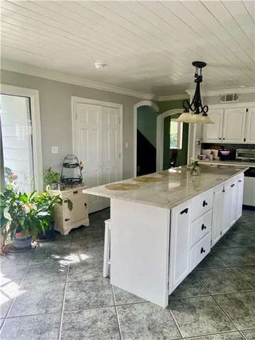 $610,000 | 141 West Park Manor Drive, Moss Bluff, LA 70611