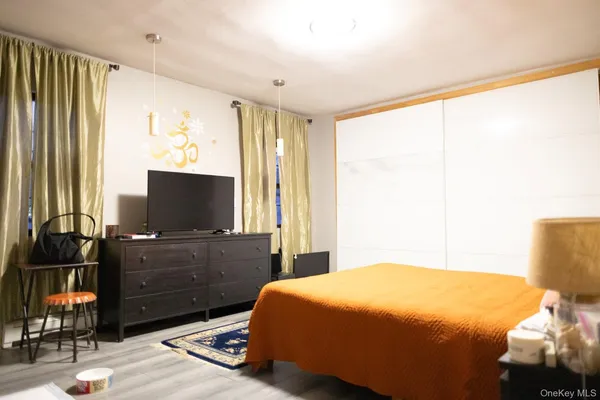 $1,280,000 | 55-08 32nd Avenue | North Woodside